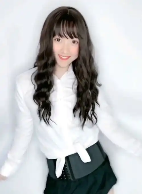 阿纯穿白衬衫美出新高度,变装瞬间明知道是个男的都不得不爱