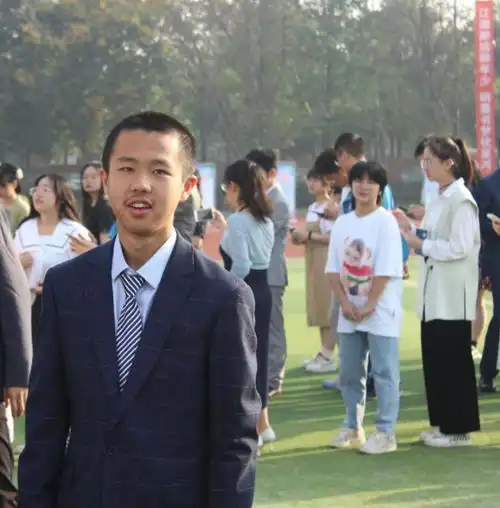 高考数学物理满分15岁男生考上电子科大