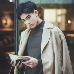 小清新男生发型,提高颜值就靠它了
