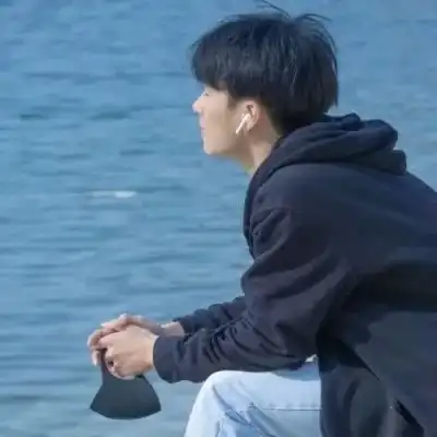男生头像qq头像男生带字超拽,世界什么都好只是我太孤独了第197期