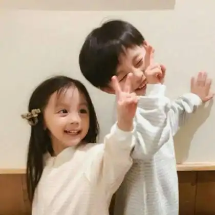 2020最新款萌娃情侣头像,酷酷的呆萌的小孩子
