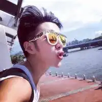混搭潮流男生头像等来一艘远方的船