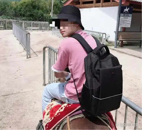 重庆15岁男生被同学刺死案开庭父亲放弃赔偿,严惩凶手