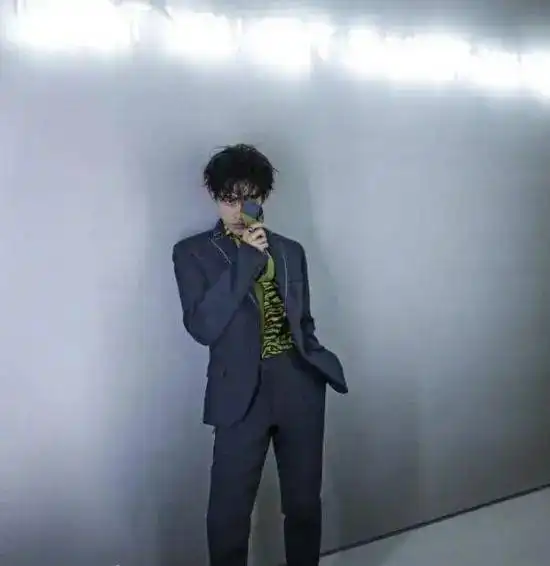 get易烊千玺的时尚造型,简直就是男友的穿模板,快点收藏