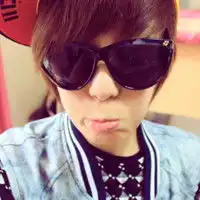 非主流qq姐妹头像一左一右
