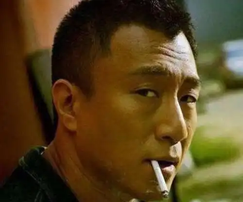 当年赵宝刚面试孙红雷,只看一眼就转身走,谁想被他几个字给镇住