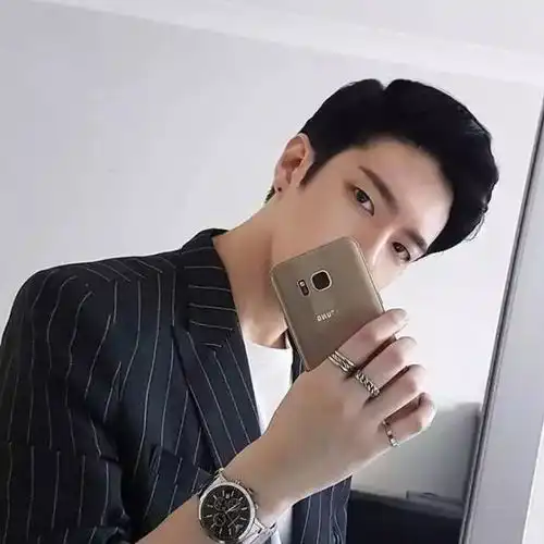 头像篇想要又害怕成为对方那个特别的人

