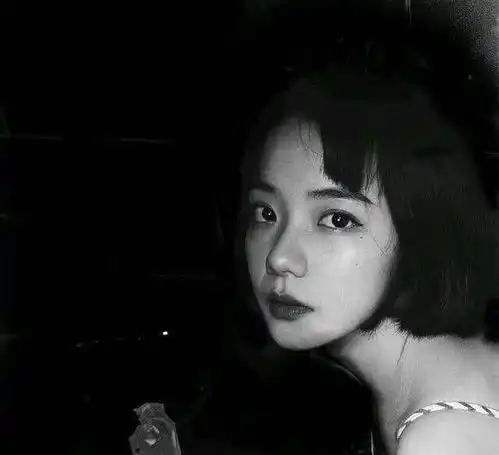 ins伤感风情头,丧系催泪情头,闷骚情侣必收藏
