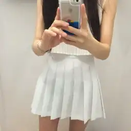 有没有这种类似的头像无论男女背景一定是要白色的
