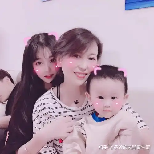 18岁孕妇马路生子,13岁男孩喜当爹被扔掉的避孕套,后来打脸多少父母
