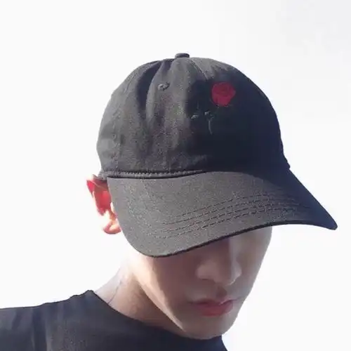 父亲的眼泪唤醒了他,洗涤他的心灵