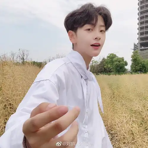 我pick这位小姐姐
