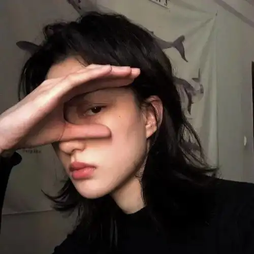 系列头像只要每天喜欢的人不一样失恋就追不上我
