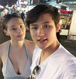 造人成功萧淑慎晒照单手护肚凸肚明显,老公是小15岁的他