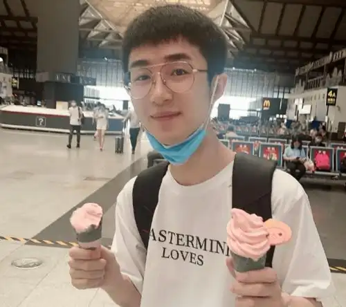 和平精英一哥的实力就这被粉丝疯狂吐槽,弹幕都是下饭