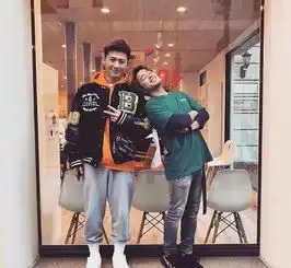 爆火真人秀里最美模特整成sd娃娃后,还做了陪酒女
