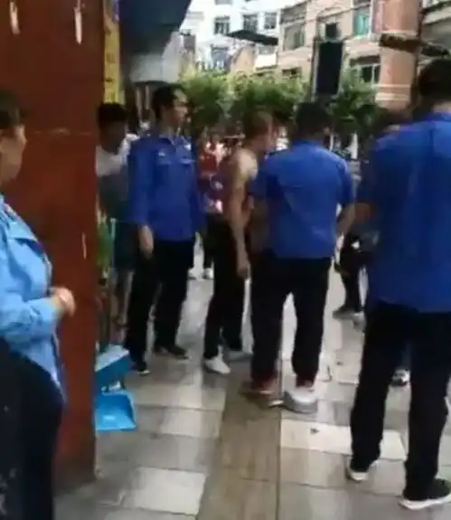 昭通威信县数名城管围殴一男子涉事人员已停职调查
