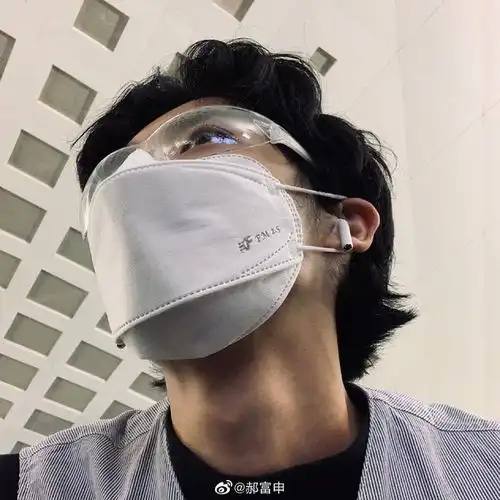 镜像贴,大家再发一发小胡适合当头像的自拍
