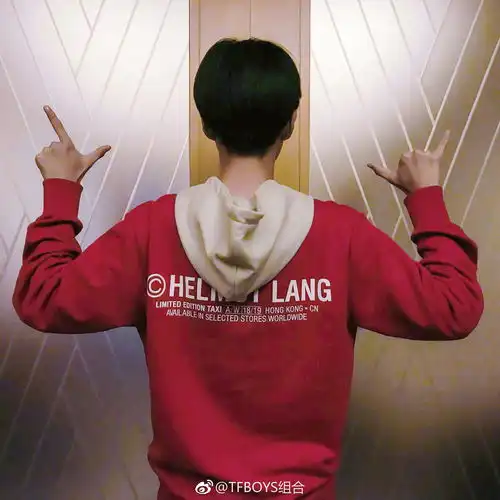 tfboys五岁了啵丝集结给你八六打卡
