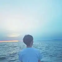 帅气的男生头像背影真人好看帅气的男生背影头像

