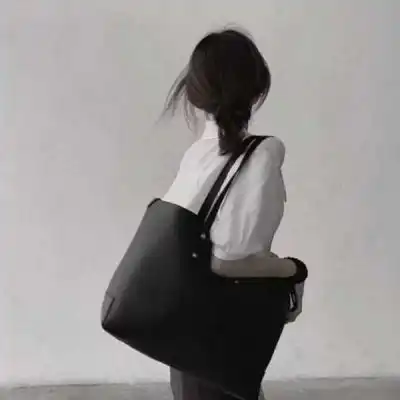 富士山终究留不住欲落的樱花,白山女生头像我要个性网
