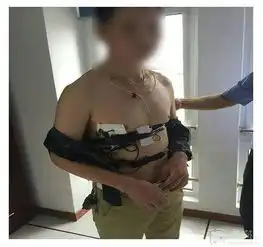 青田一男子为考驾照胸藏作弊装置被发现图