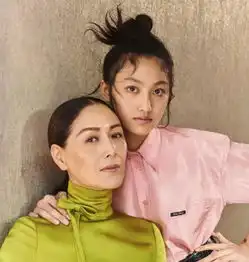 黑道都不敢惹的男人,与妻子结婚22年零绯闻,15岁女儿漂亮乖巧