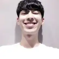 真正的爱情,不是一见钟情,而是日久生情清新男生头像
