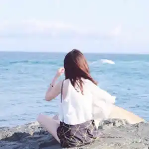 背影头像女生唯美侧脸
