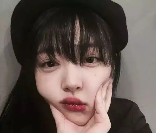 胖了10斤的郑爽告诉你,脸上有肉才能做少女