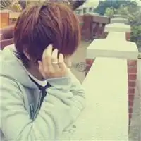 求与这张差不多的男的图片用作情侣头像谢谢了
