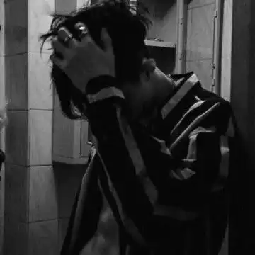 很丧很抑郁的真人男头像,男生头像图片
