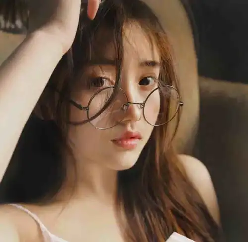 追求中年女人,学会用这三种方式去折腾她,她会离不开你
