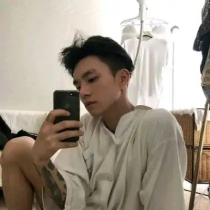 手机控男生头像精选,不要把太多的时候浪费在手机上