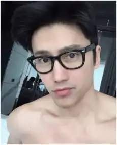 所有男人都想要的模样,新加坡五十大叔的自拍
