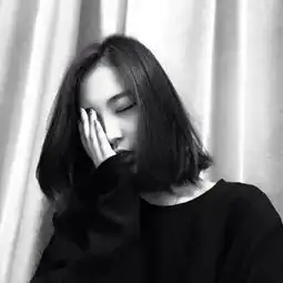 女头黑白灰
