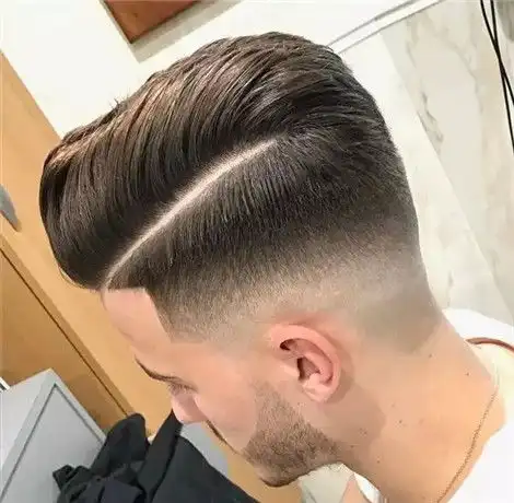 侧背头发型

