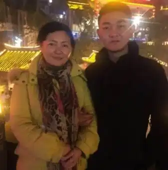 亲子鉴定错误,女子错付23年母爱,和许敏相比,朱晓娟的痛苦更多