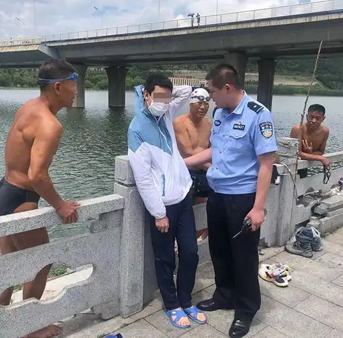 本溪15岁男孩与母亲赌气从衍水桥跳入太子河,警方成功救起