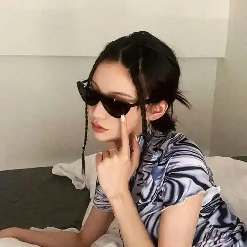 今天很不错的一组微信头像,试试吧