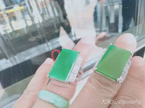 男士翡翠方块戒指满绿好看还是不美