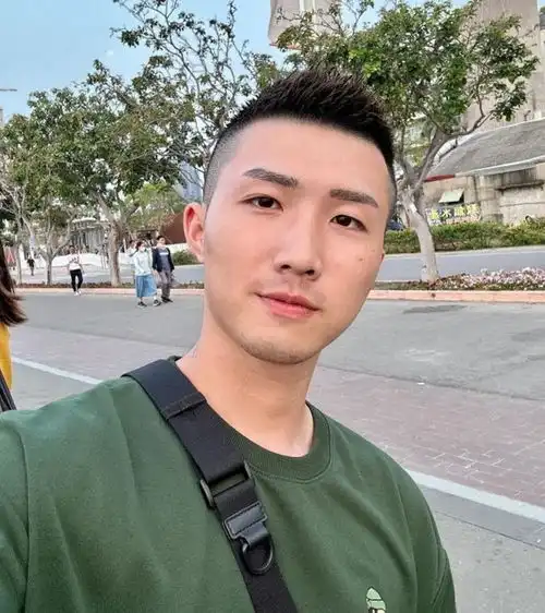 男生不烫不染的发型,剪这3款就够了,阳光帅气有魅力