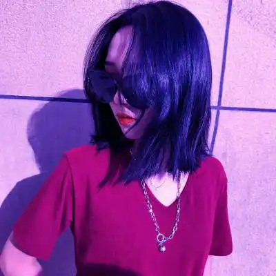 紫色的美女头像,超好看的紫色头像女生图片
