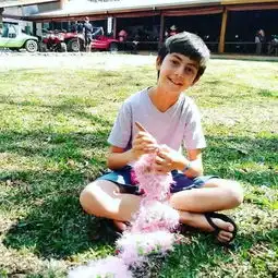男孩喜欢编织被嘲笑娘娘腔,别让性别偏见害了孩子