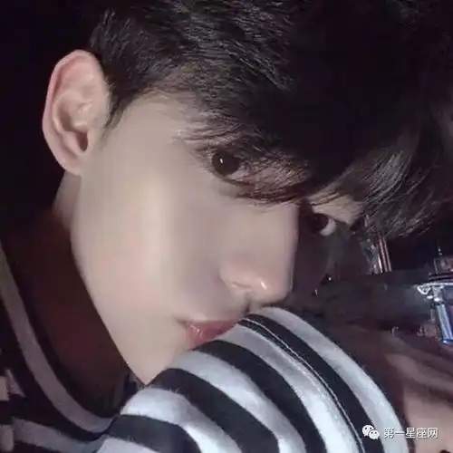 思维活跃且处事不失严谨的星座男

