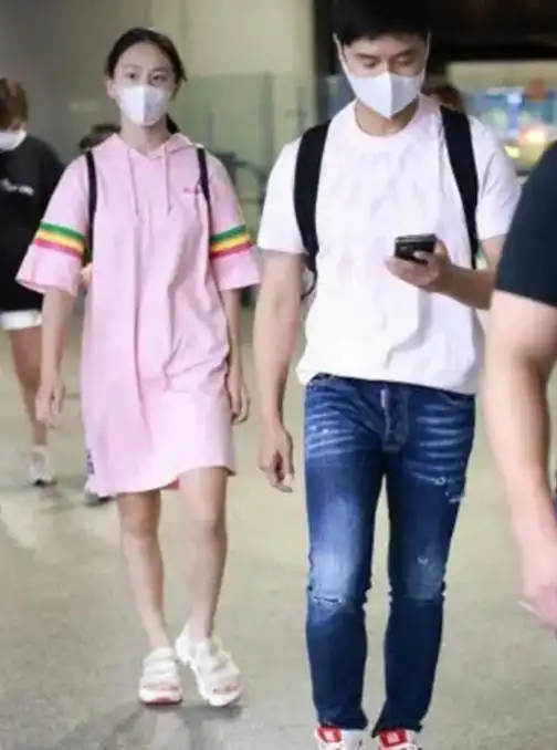 田亮13岁女儿长好快,身高快赶上爸爸,萝莉脸和健壮身材不搭