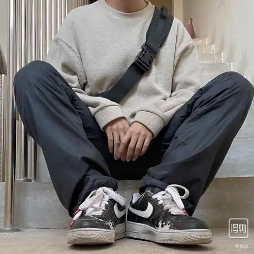 什么样的穿搭会比较学生感强一点呢男女不限