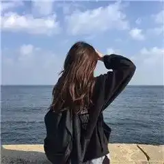 看到男朋友跟女同事聊天,被我发现后居然还拉黑我