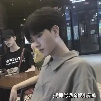 他真的爱你,才会如此卑微感情中付出型人格的3个星座
