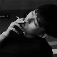 黑白男生难过头像有时候男生也脆弱
